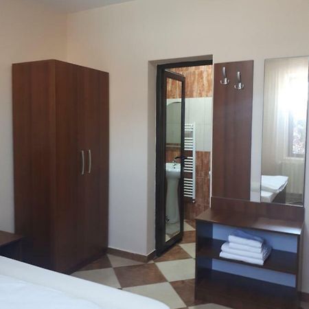 Apartament Victoria 1 Câmpina Zewnętrze zdjęcie