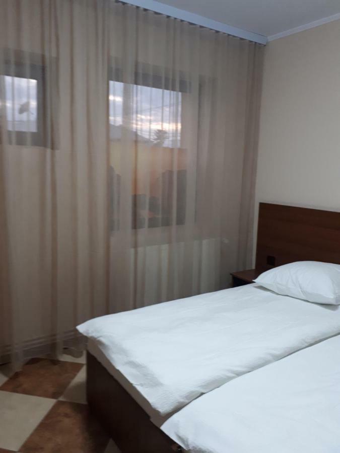 Apartament Victoria 1 Câmpina Zewnętrze zdjęcie